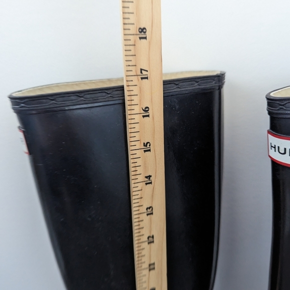 Hunter Glossy Black Women's Rain Boots - Picture 4 of 9
